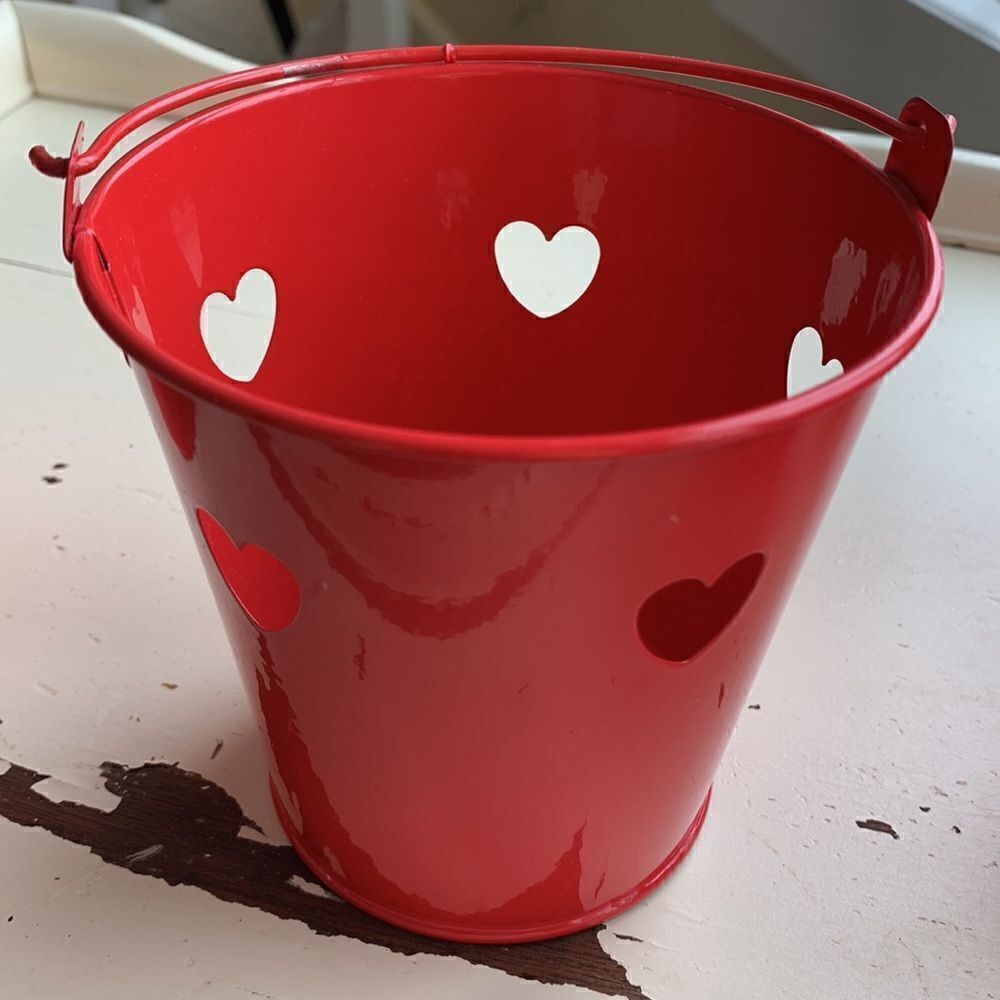 Red Heart Tin (lot of 5) valentines Birthday Party Favor Candy Tubs Metal